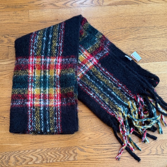 Renee’s NYC Accessories Accessories - Plaid Scarf with Fringe SOFT!